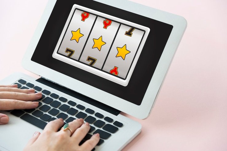 Pengguna dewasa Indonesia menikmati taruhan olahraga sepak bola secara online di seri77